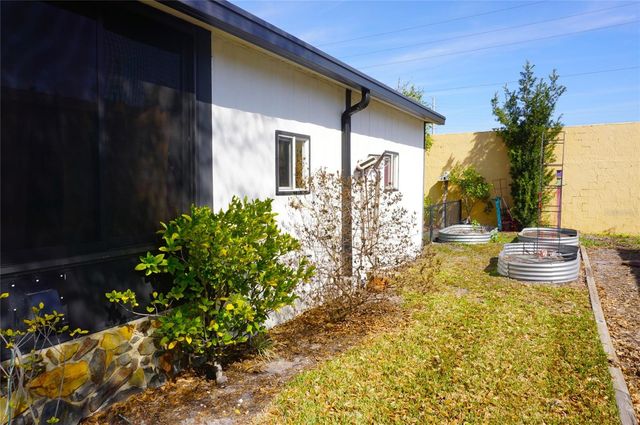 21052 LITTLE MAGENS LOOP, Lutz, FL 33558