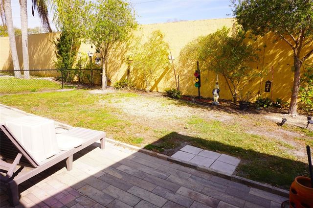 21052 LITTLE MAGENS LOOP, Lutz, FL 33558