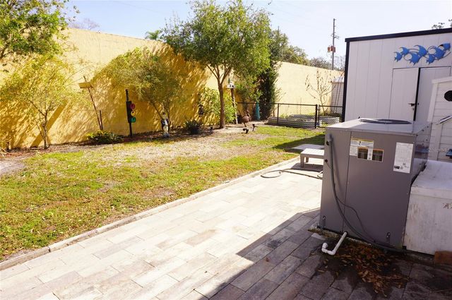 21052 LITTLE MAGENS LOOP, Lutz, FL 33558