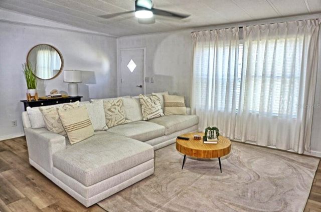 21052 LITTLE MAGENS LOOP, Lutz, FL 33558