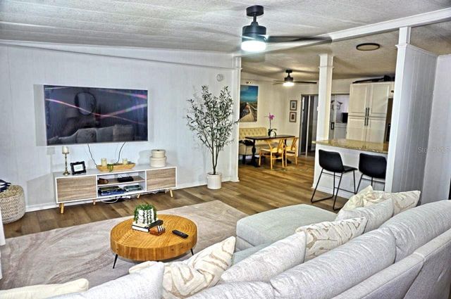 21052 LITTLE MAGENS LOOP, Lutz, FL 33558