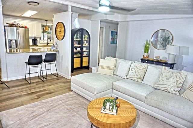 21052 LITTLE MAGENS LOOP, Lutz, FL 33558