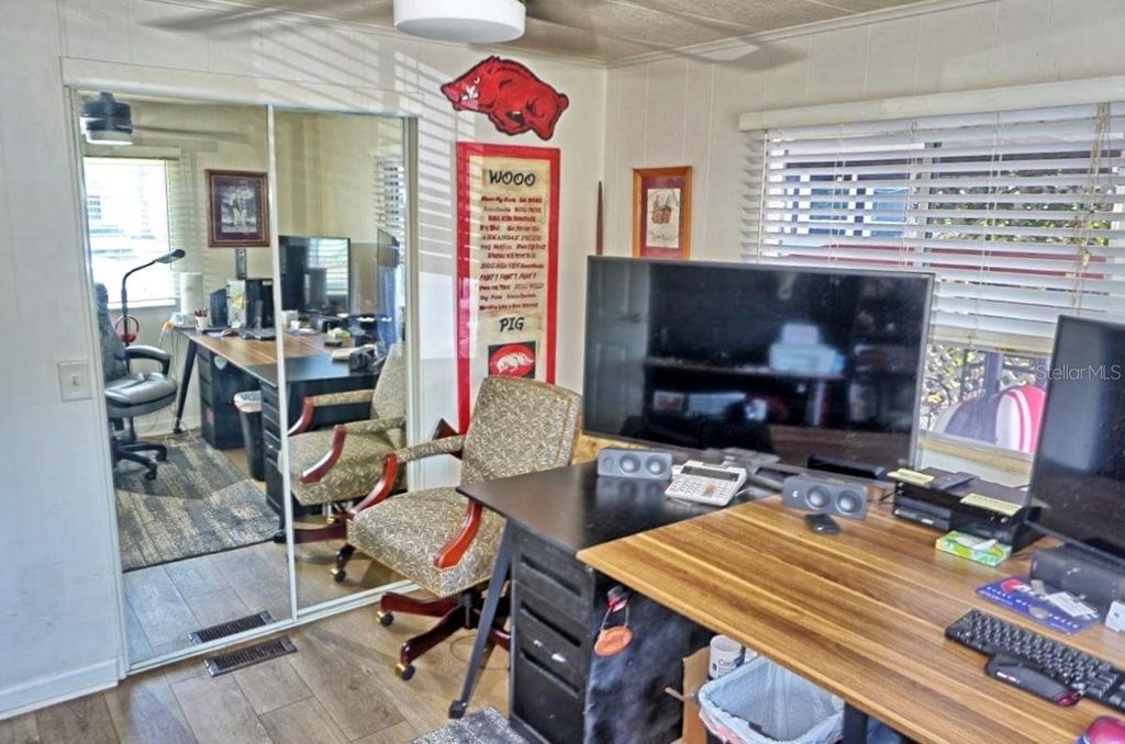 Image 34 of property listing at 21052 LITTLE MAGENS LOOP, Lutz, FL 33558