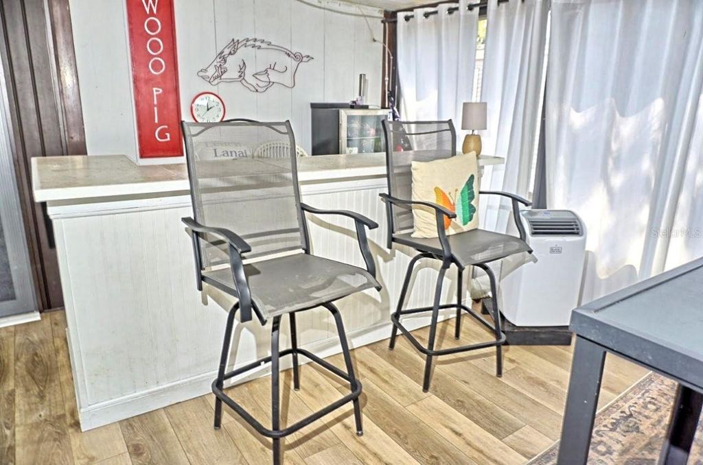 Image 38 of property listing at 21052 LITTLE MAGENS LOOP, Lutz, FL 33558