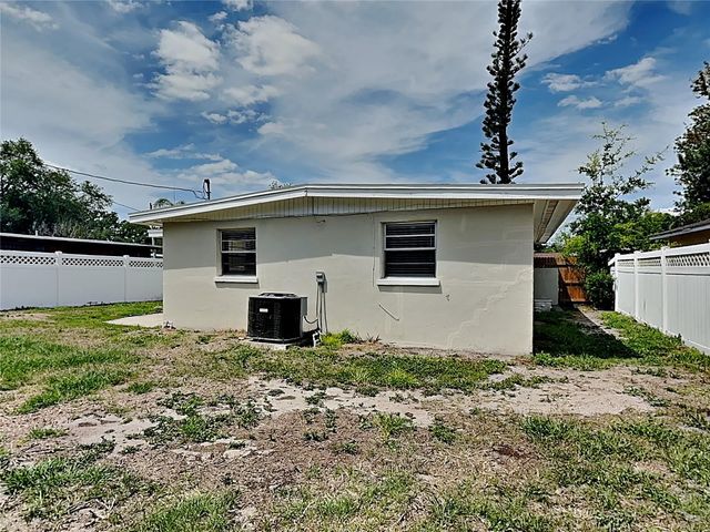 2514 10TH AVENUE DRIVE NE, Bradenton, FL 34208