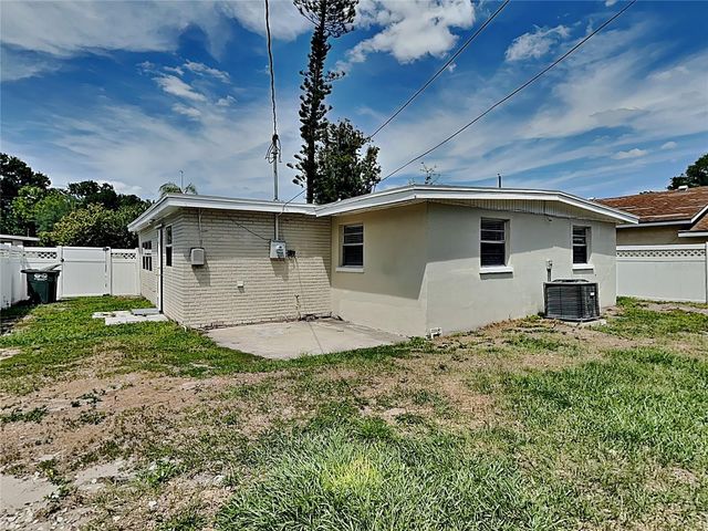 2514 10TH AVENUE DRIVE NE, Bradenton, FL 34208