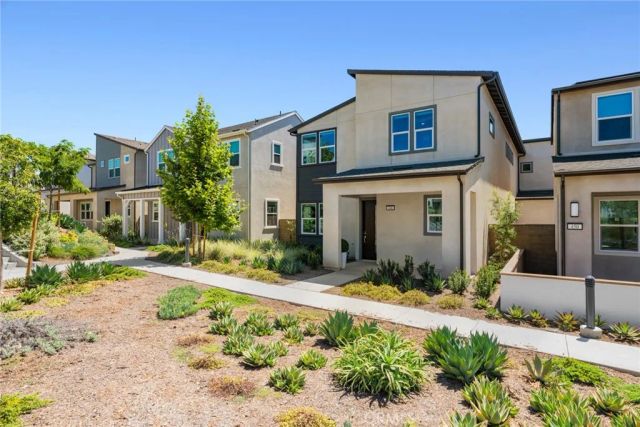 446 Sonia, Irvine, CA 92618