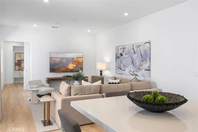 446 Sonia, Irvine, CA 92618