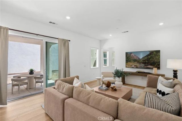 446 Sonia, Irvine, CA 92618