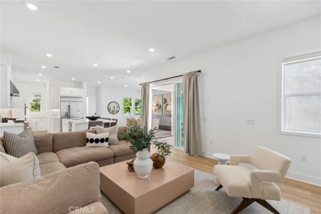 446 Sonia, Irvine, CA 92618