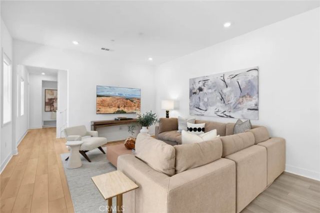 446 Sonia, Irvine, CA 92618