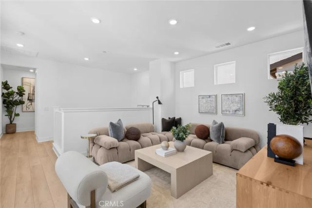 446 Sonia, Irvine, CA 92618