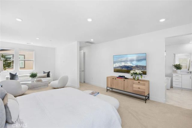 446 Sonia, Irvine, CA 92618