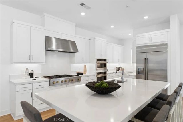 446 Sonia, Irvine, CA 92618