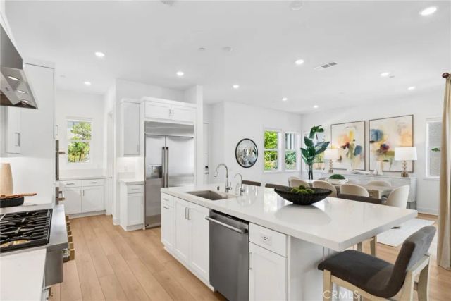 446 Sonia, Irvine, CA 92618