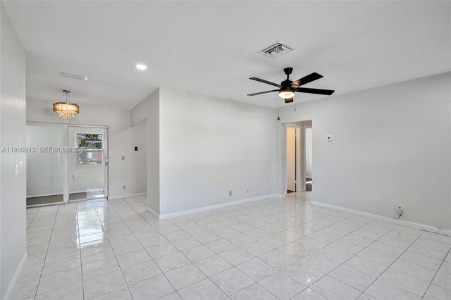 2621 SW Natura Ave, Deerfield Beach, FL 33441