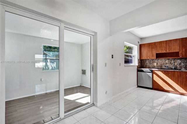 2621 SW Natura Ave, Deerfield Beach, FL 33441