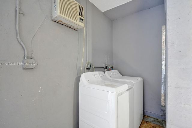 2621 SW Natura Ave, Deerfield Beach, FL 33441