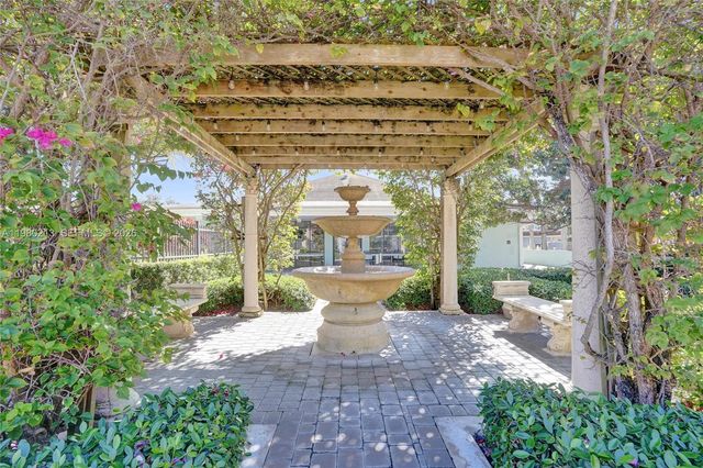 2621 SW Natura Ave, Deerfield Beach, FL 33441