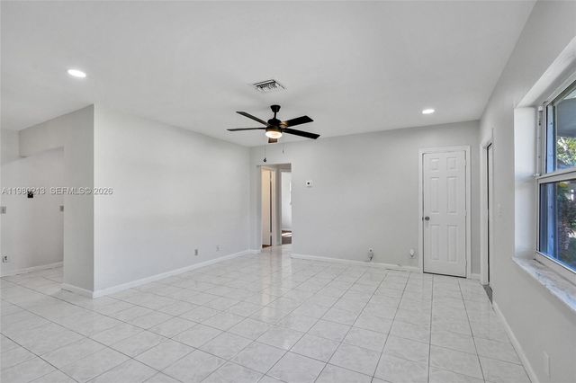 2621 SW Natura Ave, Deerfield Beach, FL 33441