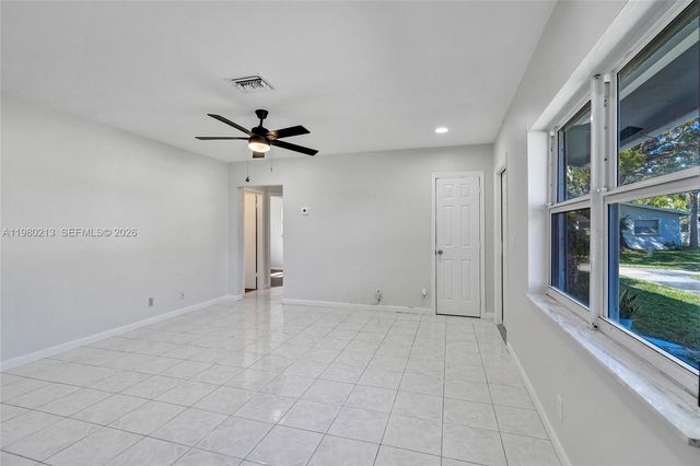 2621 SW Natura Ave, Deerfield Beach, FL 33441