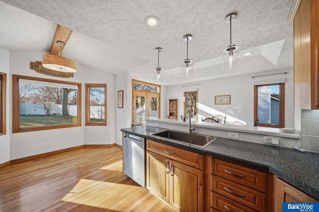 7325 Skyhawk Circle, Lincoln, NE 68506