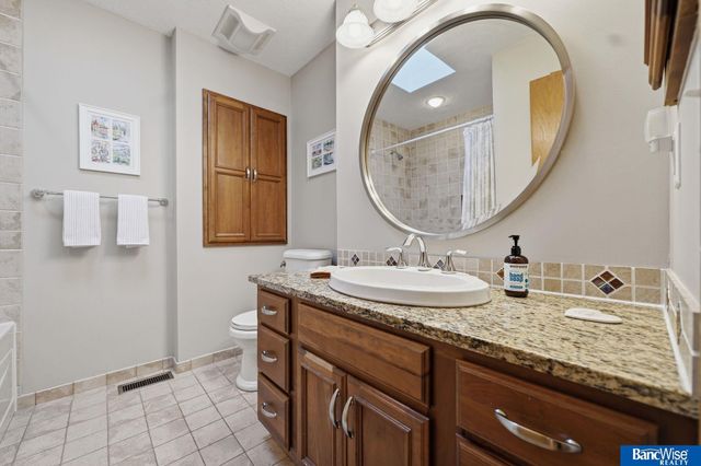 7325 Skyhawk Circle, Lincoln, NE 68506