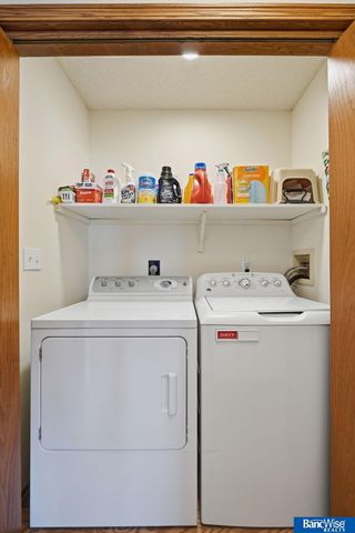 7325 Skyhawk Circle, Lincoln, NE 68506