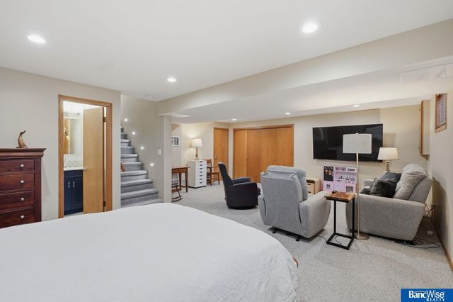 7325 Skyhawk Circle, Lincoln, NE 68506