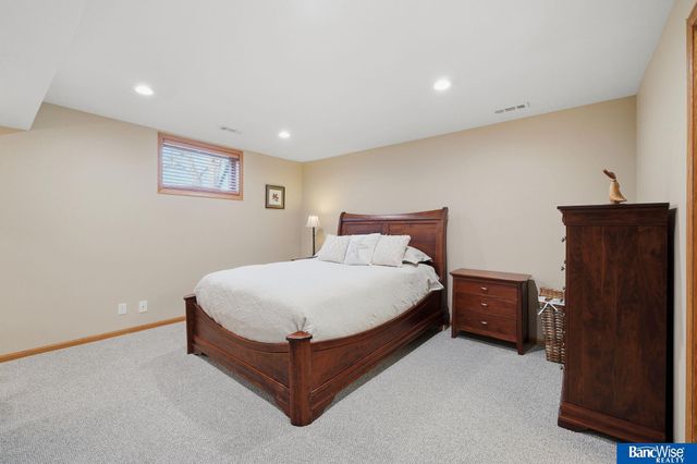 7325 Skyhawk Circle, Lincoln, NE 68506