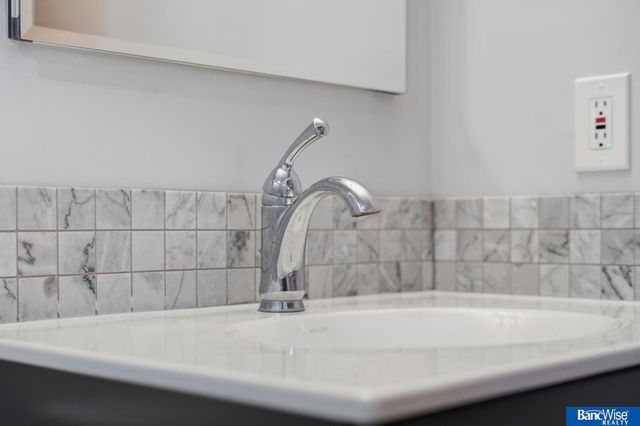 7325 Skyhawk Circle, Lincoln, NE 68506