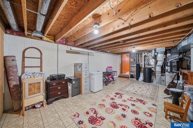 7325 Skyhawk Circle, Lincoln, NE 68506