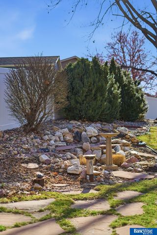 7325 Skyhawk Circle, Lincoln, NE 68506