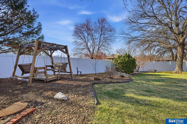 7325 Skyhawk Circle, Lincoln, NE 68506