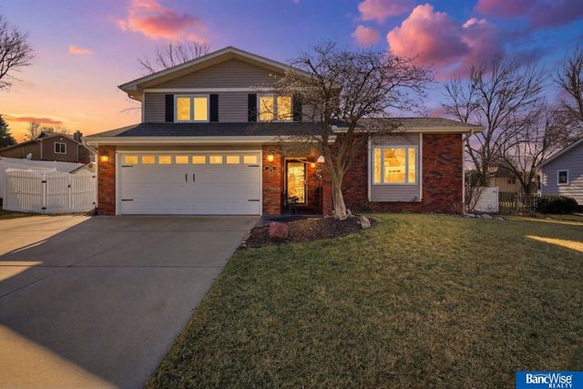 7325 Skyhawk Circle, Lincoln, NE 68506