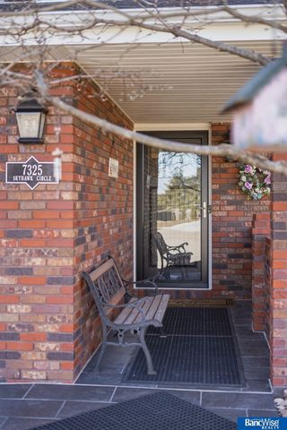 7325 Skyhawk Circle, Lincoln, NE 68506