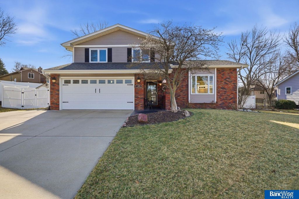 7325 Skyhawk Circle, Lincoln, NE 68506