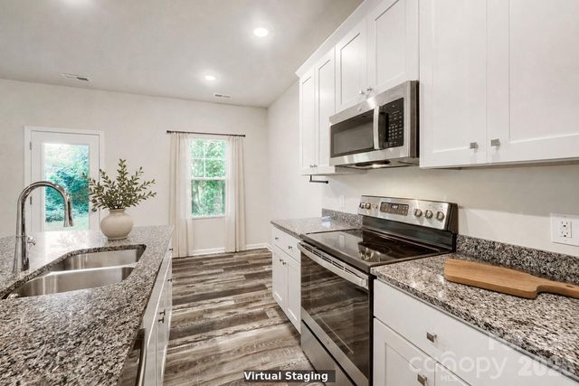 436 W Mclelland Avenue, Mooresville, NC 28115