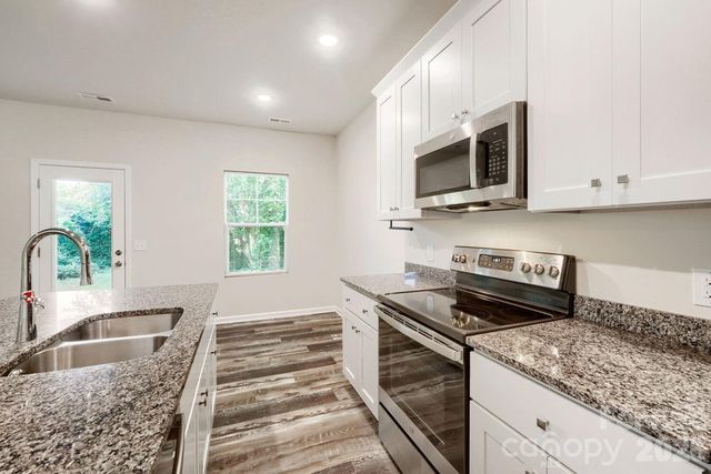 436 W Mclelland Avenue, Mooresville, NC 28115