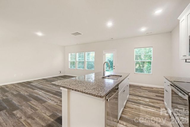 436 W Mclelland Avenue, Mooresville, NC 28115