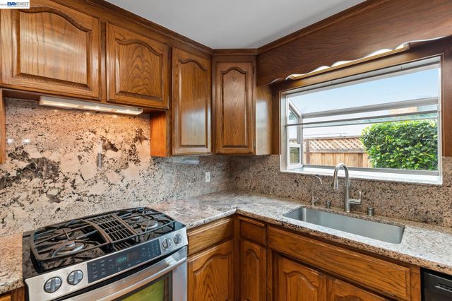 4950 Black Ave, Pleasanton, CA 94566