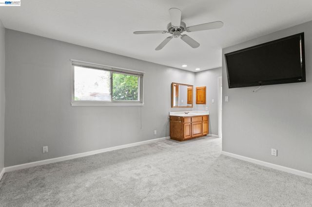 4950 Black Ave, Pleasanton, CA 94566