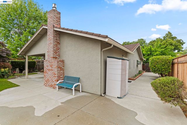 4950 Black Ave, Pleasanton, CA 94566