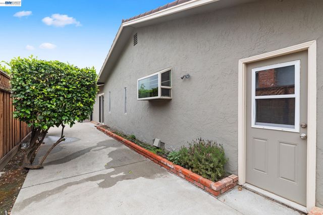 4950 Black Ave, Pleasanton, CA 94566