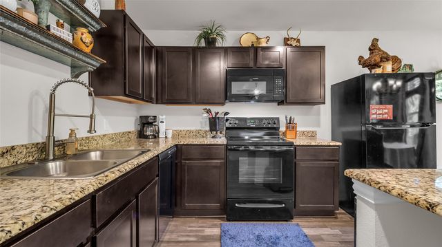 1521 W Gandy Street, Denison, TX 75020