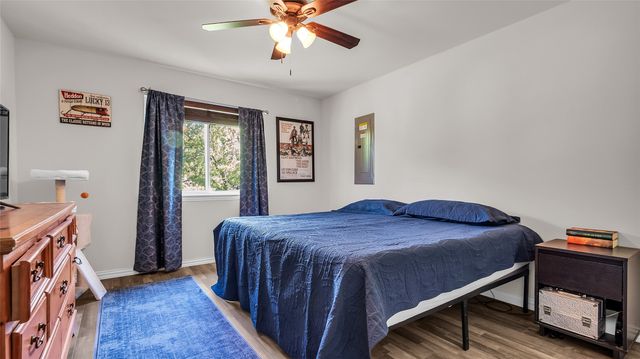 1521 W Gandy Street, Denison, TX 75020