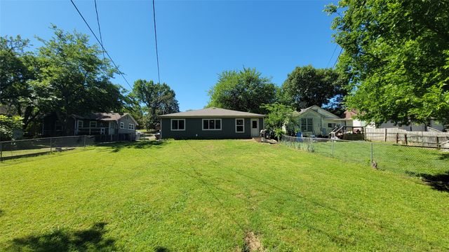 1521 W Gandy Street, Denison, TX 75020