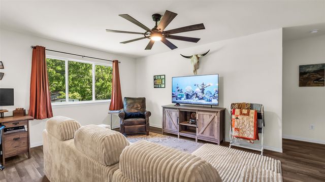 1521 W Gandy Street, Denison, TX 75020