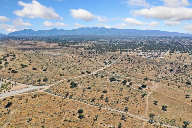 0 Cedar St, Oak Hills, CA 92344