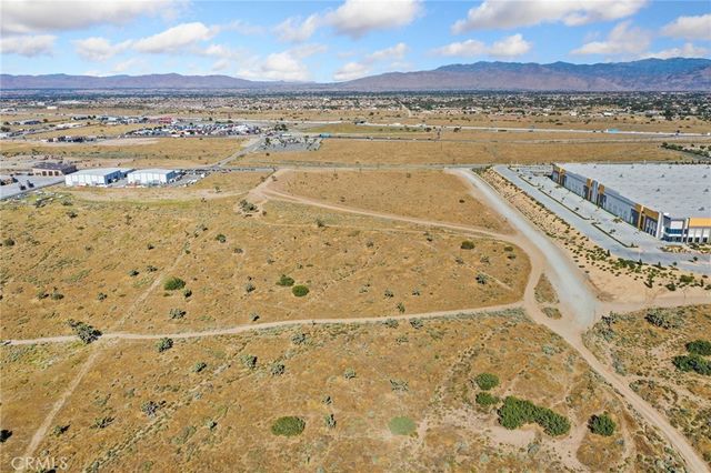 0 Cedar St, Oak Hills, CA 92344